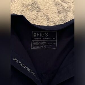 Xs figs womens scrub top Rafael navy